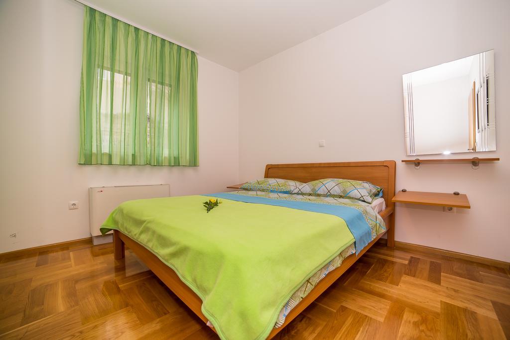 Apartments Kristina Makarska Oda fotoğraf