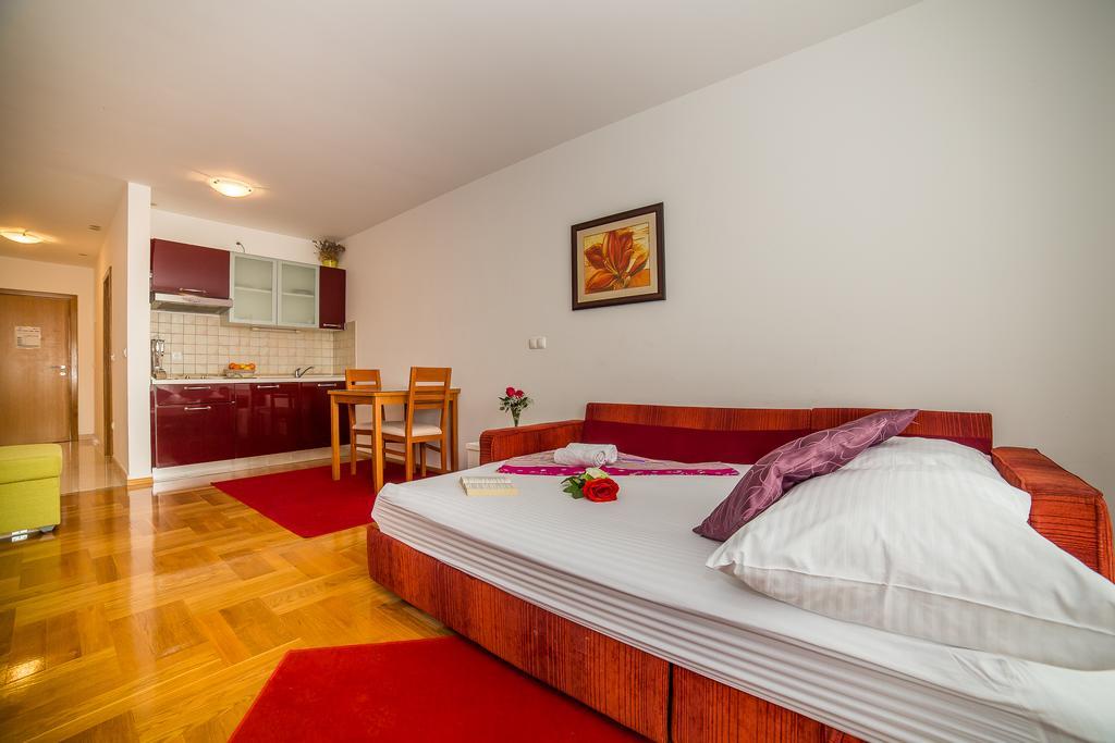 Apartments Kristina Makarska Dış mekan fotoğraf