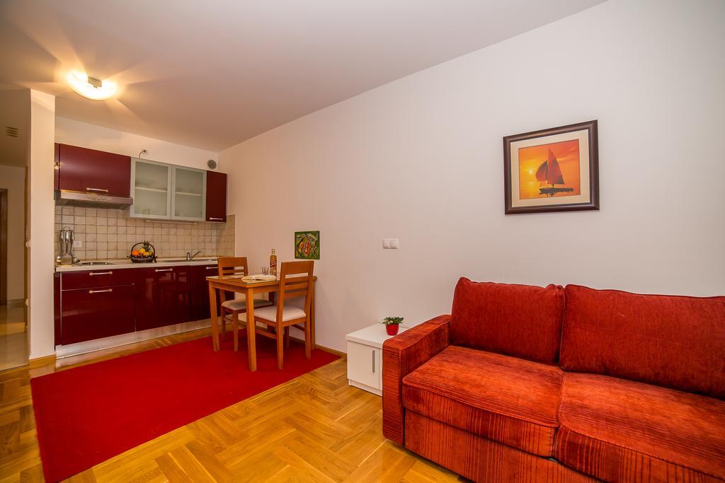 Apartments Kristina Makarska Oda fotoğraf